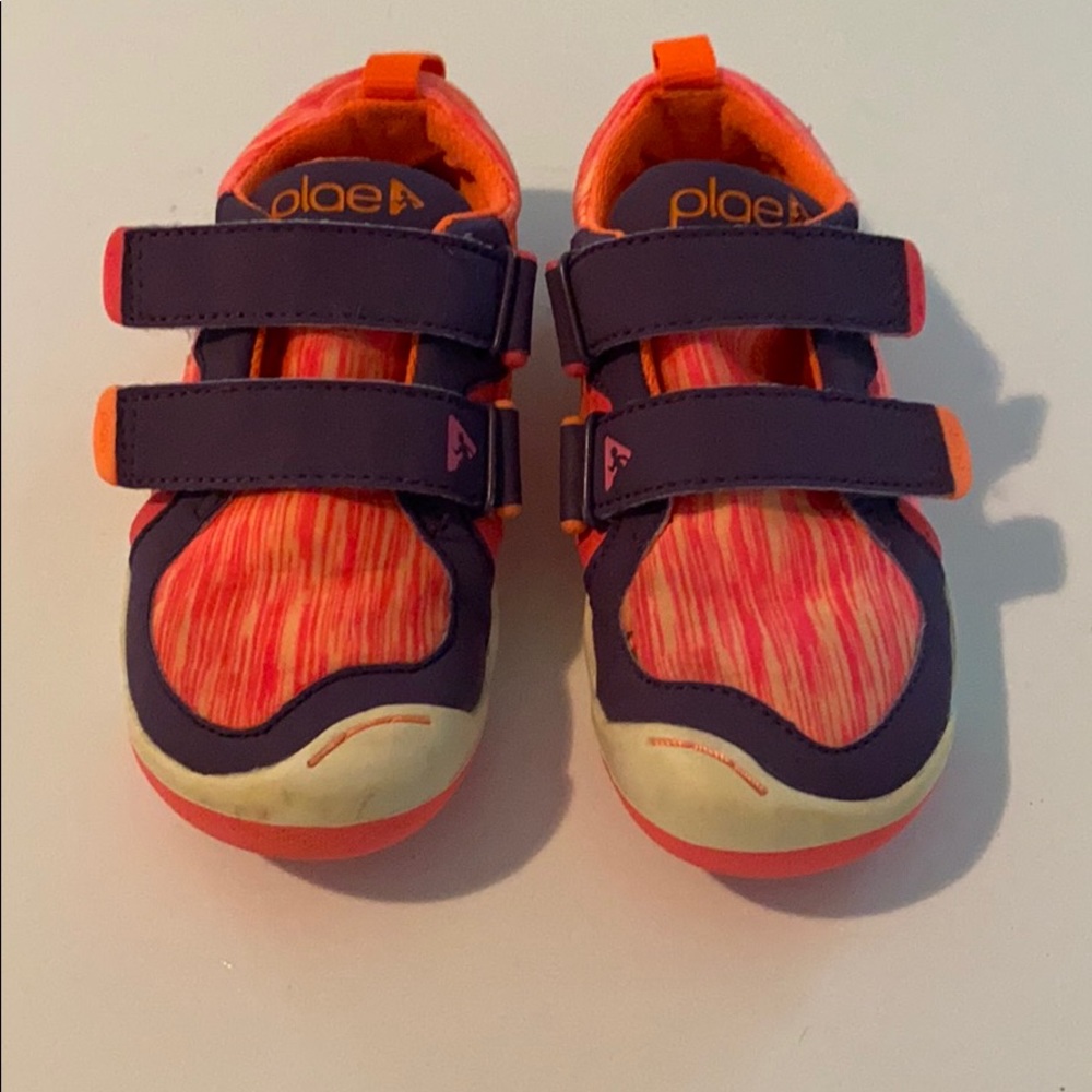 Plae shoes